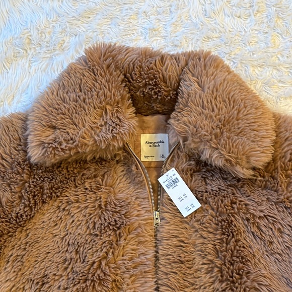 NWT Abercrombie & Fitch Drama Collar Faux Fur tan coat XL - Picture 5 of 13